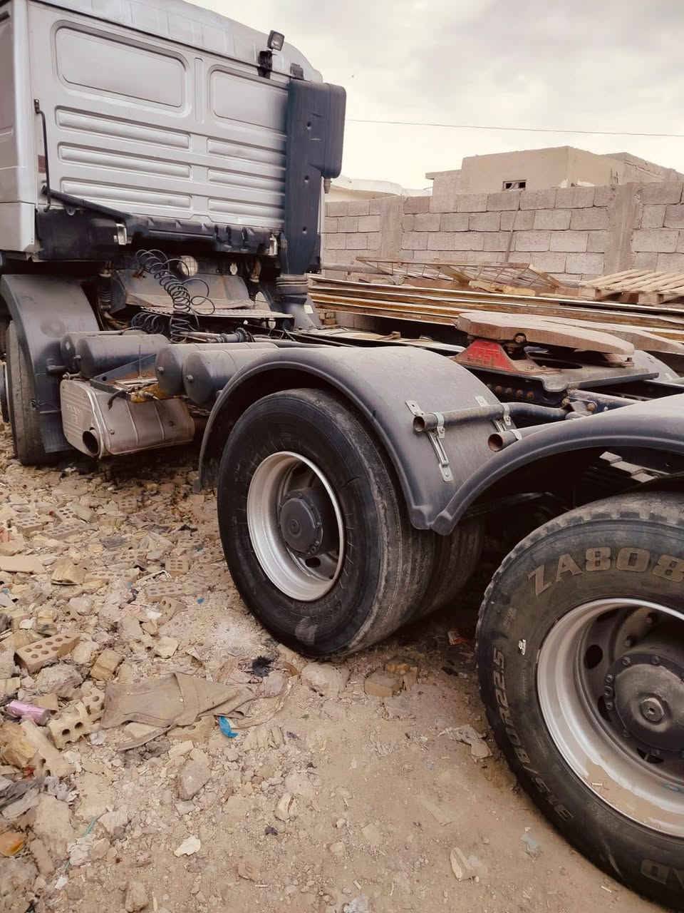 مان صقر • ٢٠٠١ • مكينه ٤٦٠