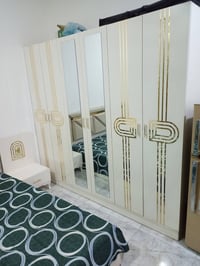 غرفه 5 قطع نضيفه عارضه هيه والدوشك 550الف والميز مال تليفيزون 50الف ال...