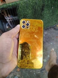 آيفون ١١ برو ماكس • مثل موضح • واتساب