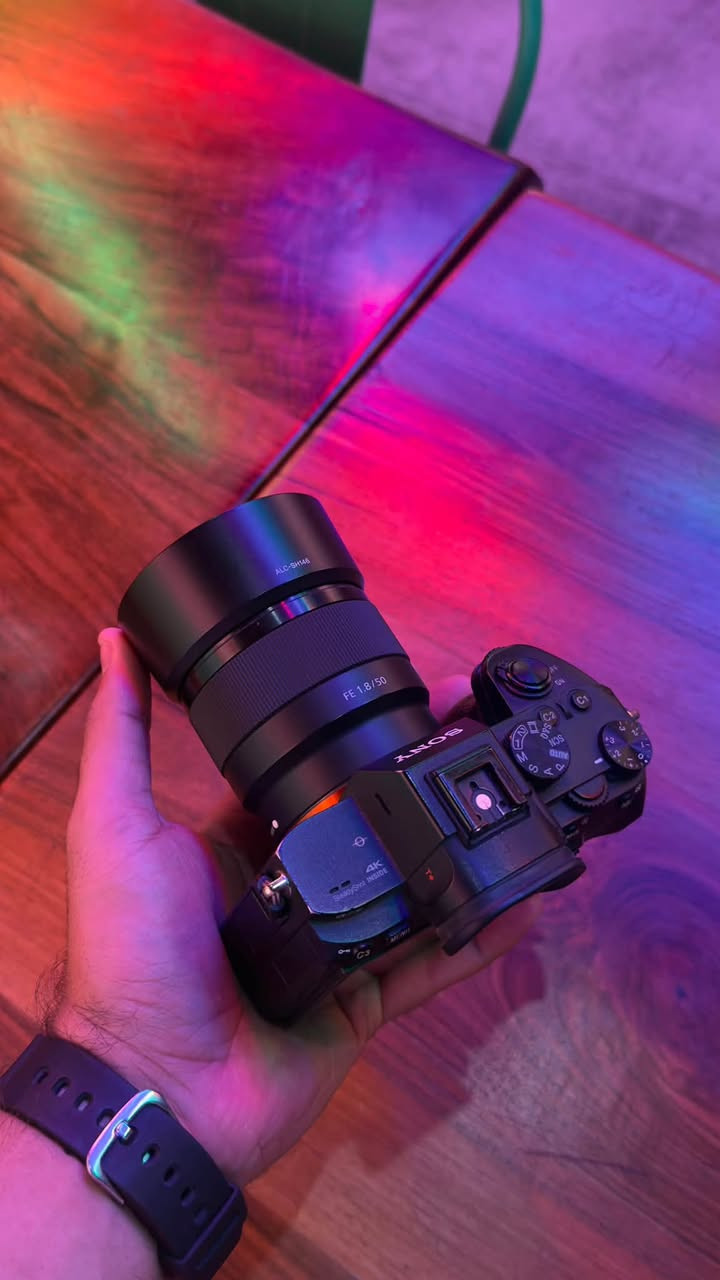 sony A7III + عدسة 50 سوني 
الشتر 29 الف
السعر 1600
غير متواجد على الفيس اتصال فقط على الرقم او واتساب ‭***********
