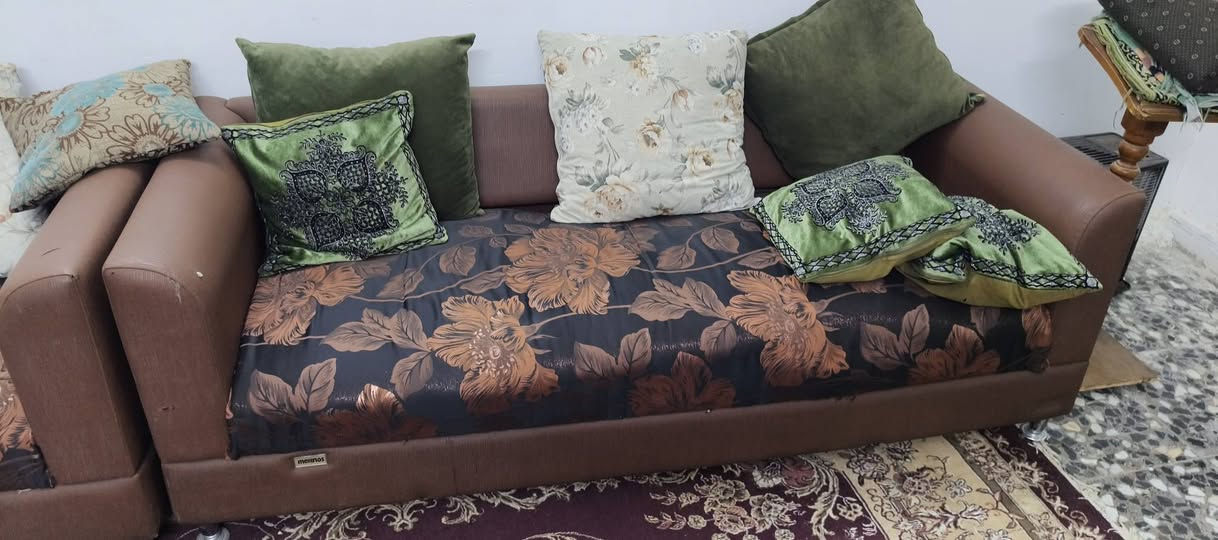 طقم ٧ مقاعد • نضيف • شعلة بغداد