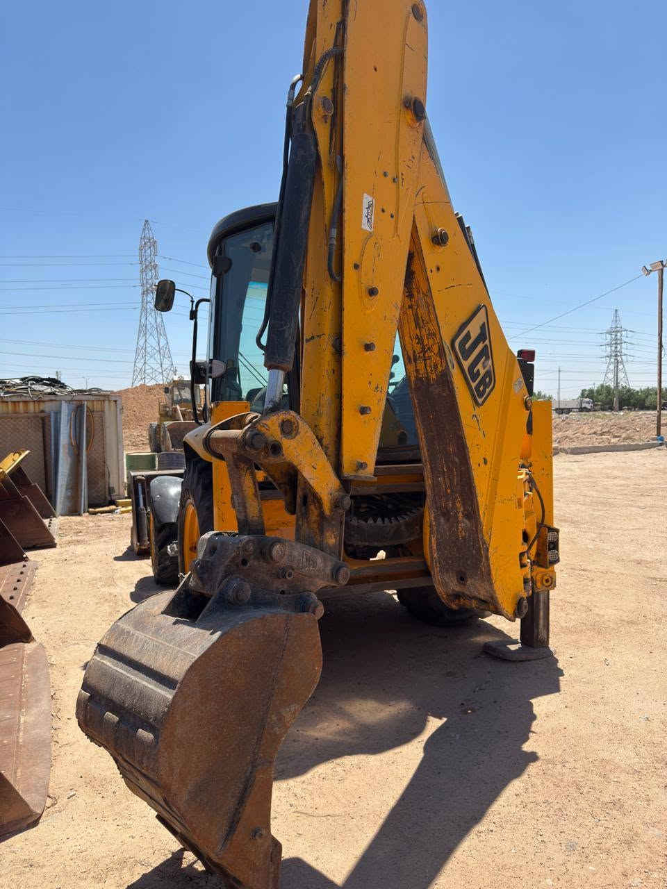 حفارة JCB • موديل ٢٠٠٨ • نظيفه