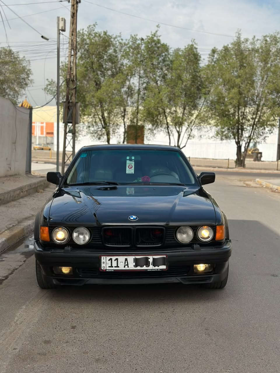 السلام عليكم بي ام للبيع 740 اصل موديل 1992 كفاله من الضربه فتحه سلايد طكتين كشنات كهرباء صندوق شفط كهرباء حساسات مانع انزلاق مري كهرباء سنتر لوك ٤ جام كهرباء مكينه كير صدر جدد  تبريد ثلج السياره جاهزه اي نقص مابيهة رقم بغداد دولي بأسمي عنواني بغداد السيديه السعر ٥٨ وبيهة مجال ***********
