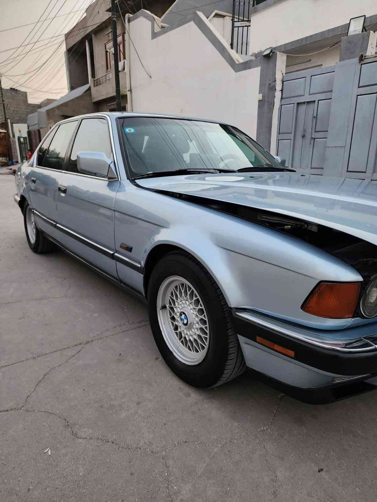 سلام عليكم ال يريد يصعد بي ام يكول صدك صاعد بي ام ياخذ هاي جديد؛ شرط تجي شوف بعينك وضع بلاد ٧٣٠ ٨ سلندر مكاني بغداد *********** سعر ٨٥ ورقه
