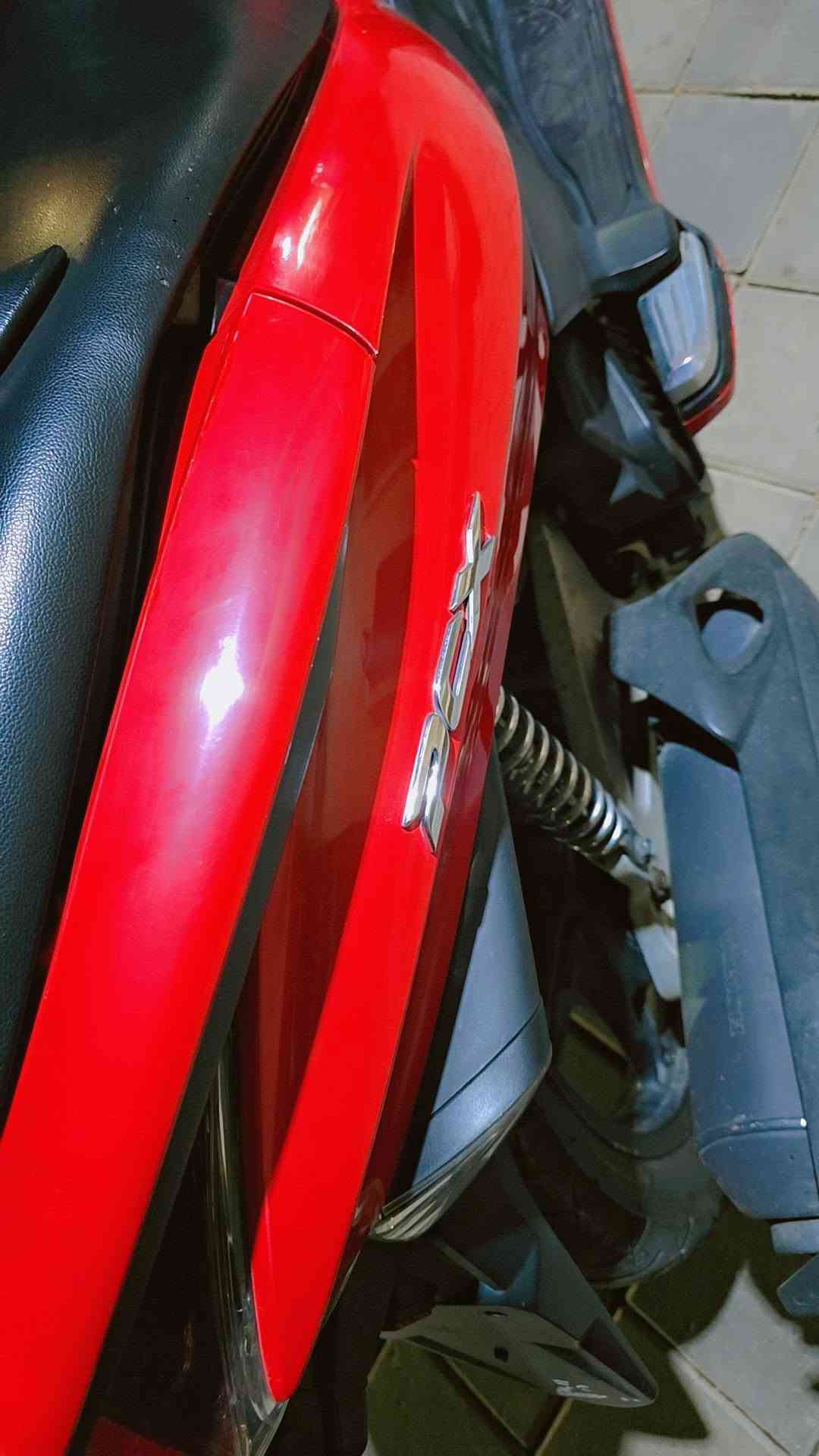 السلام عليكم PCX جيل اول 🇯🇵 ياباني
‏​⚙️ المحرك: 125CC مواصفات150 شوتة كبيرة
‏الدراجة رمبة
‏​🎨 اللون: احمر مميز ❄️.
‏ماشية 39الف  وبل يابان ماشية 34الف
‏سويجات العدد 2
‏مواصفات
‏حساس ازدحام ✅
‏حساس استان ✅
‏الدراجة ورقة المزاد مالتهة وصور اليابان وتقريرهة  مالتهة موجود
‏🛠️ الدراجة: مكفولة
‏​​📍 الـمـكـان: بـغـداد :الشعب
‏📱 لـلـتـواصـل والإسـتـفـسـار: (‪***********‬)
‏

نص مكتوب في الصور:
- HONDA PCX
- Inspected
- Sold
- Starting price
- 134 000 ¥
- 50 000 ¥
- Final price
- 254 000 ¥
- 170 000 ¥
- Cost calculation
- Price in yen
- Finish price in yen
- 000 000 ¥
- Calculate