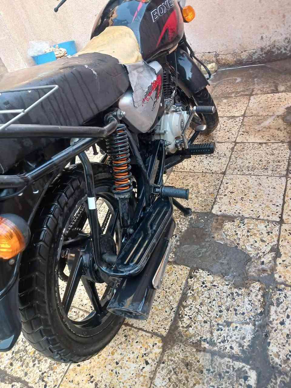 بوكسر للبيع موديل٢ ٢اوراق أصوليه السعر ٩٥٠وبيها مجال حكً جيه العنوان بغداد الرقم واتساب موجود***********
