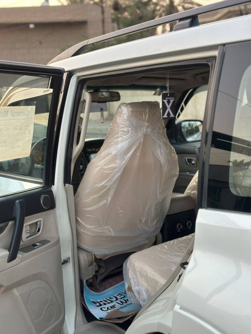 باجيرو 2010 حبتور فول مواصفات لون ابيض صدفي حجم المحرك 3500 رقم  بغداد دولي بدون حادث  سيارة  مكفوله كفاله عامه فقط نص جاملغ خلفي صبغ بدون دواخل وشبر بارد معروفه هزه جديده  خليجي السياره جديده مال جناي فورويل نضام دفلوك كشنات كهربائي اشارة بل مري شفط تحكم ستيرن مسجل بلادي اصليه فتحه تبريد ثلاث قطع حساسات خلفيه زاد ثلاجه تخم تاير كير مكينه حداديه خير من الله سياره جديده لوك محرك 6السعر 127  اتصل وبيك خير وتدلل ***********مكان السياره بغداد الكرخ
