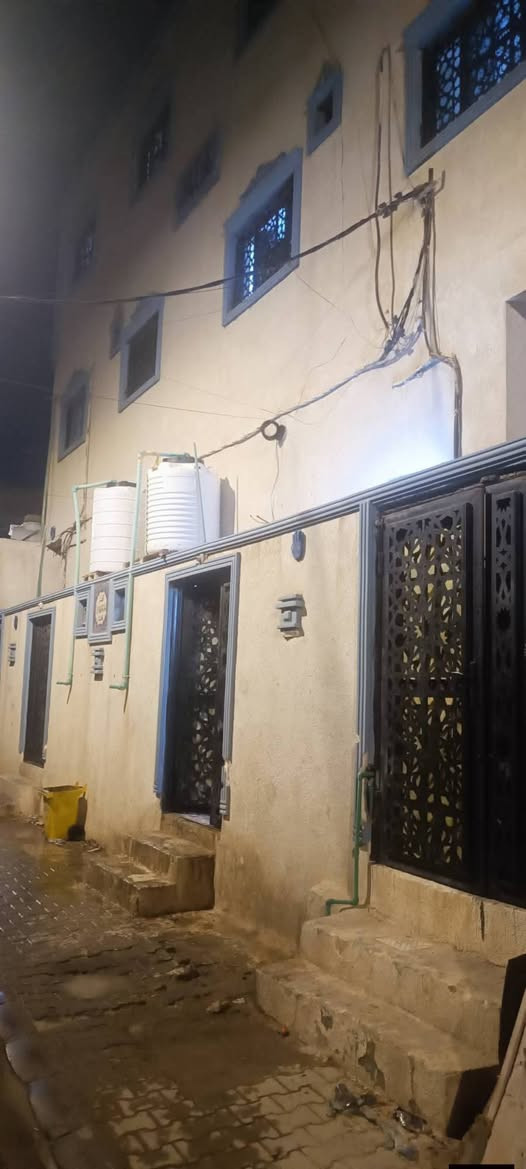 للبيع عماره المساحه 180 طابو صرف تحتوي على (6) شقق مؤجره  . . وارد الإيجار شهرياً (2) مليون . . العماره في البصره مركز المدينه . في منطقة العاليه . السعر 290 مليون وبيهه مجال
للإتصال : *********** واتساب .
للبيع عماره المساحه 180 طابو صرف تحتوي على (6) شقق مؤجره  . . وارد الإيجار شهرياً (2) مليون . . العماره في البصره مركز المدينه . في منطقة العاليه . السعر 290 مليون وبيهه مجال
