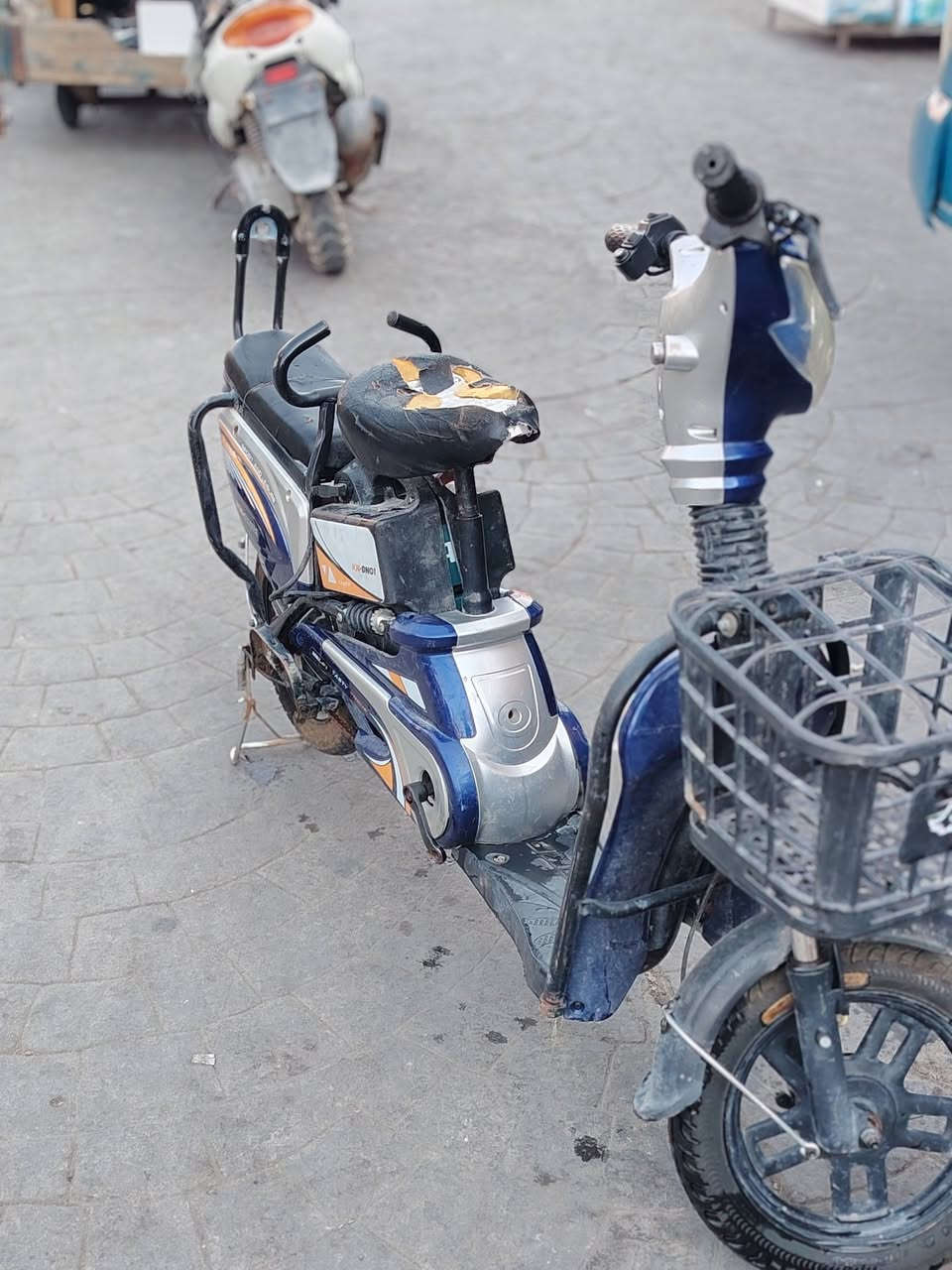 بسكل شحن للبيع ما.بي اي نقص بس عوزه بطارية راقم توصل ***********  طويريج
