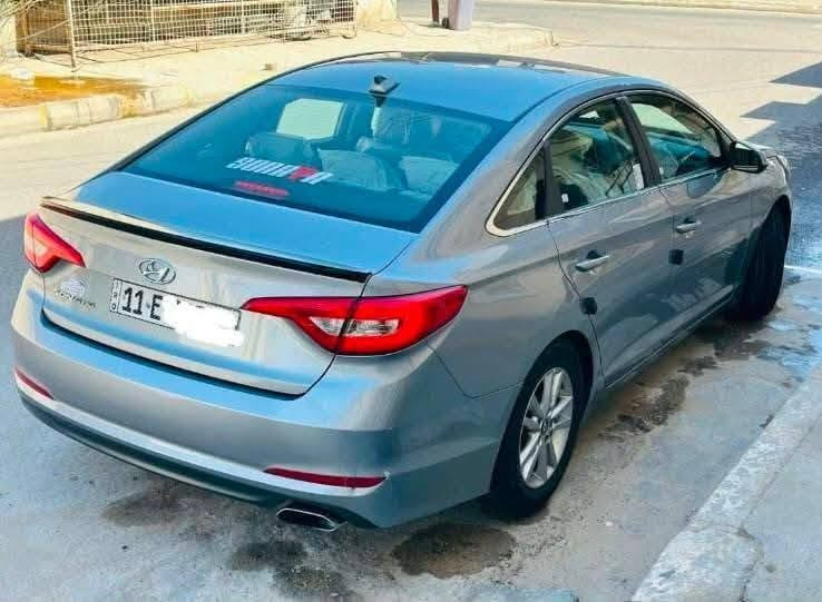 سوناتا 2017 SE وارد امريكي ليبل واحد ضرر موضح  في الصوره بدون صبغ بدون تبديل بدون دواخل رقم بغداد باسمي تحويل ثاني يوم سنويه2028 هزه جديده 
مكينه مفتوحه بدون تنقيص بدون تبخير مكان السياره عامرية الصمود السعر 135 وبيها مجال
هاتف***********
***********
