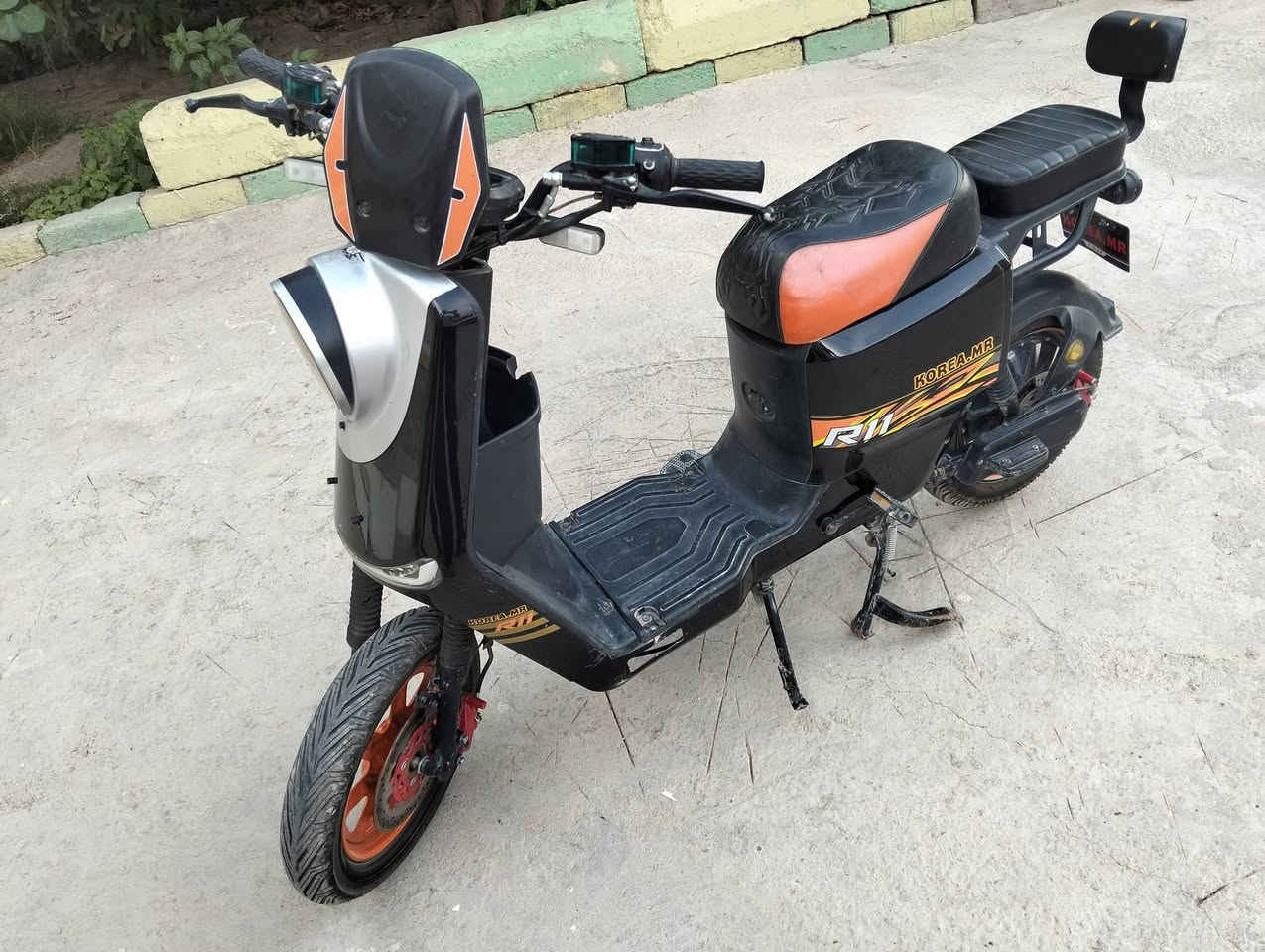 للبيع باسكل شحن R 11 كامل كله شقال بطاريات جدد *********** خمسه بطاريات  السعر 450
