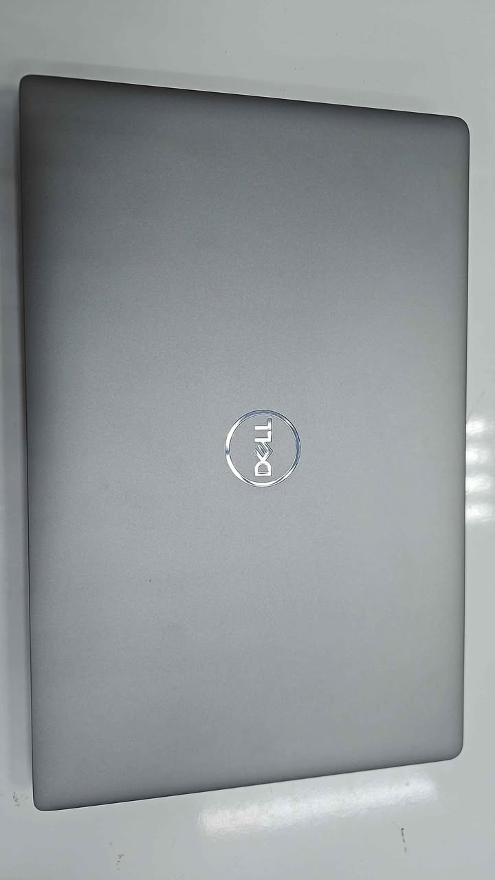 لابتوب Dell Latitude 5520 – الأداء والاعتمادية بين يديك!
إذا كنت تدور على لابتوب يجمع بين الأداء العالي، القوة، والشكل الأنيق، فهذا الجهاز هو خيارك المثالي. صُمم خط Dell Latitude خصيصًا ليتحمل العمل الشاق ويوفر لك أعلى مستويات الاعتمادية اليومية.
أبرز المواصفات:
المعالج: Intel Core i7-1185G7 (الجيل الحادي عشر) – أداء قوي وسريع جدًا للera المهام المتعددة والتصفح الثقيل.
الذاكرة العشوائية (RAM): 8GB DDR4 – سلاسة فائقة في التنقل بين التطبيقات.
التخزين: 256GB NVMe SSD – إقلاع خاطف للنظام وسرعة عالية في نقل الملفات.
كرت الشاشة: Intel Iris Xe Graphics – أداء ممتاز لمونتاج الفيديوهات الخفيفة، التصميم، وتشغيل الألعاب المتوسطة بكفاءة.
الشاشة: 15.6 بوصة بدقة FHD (1080p) – ألوان واضحة ومريحة للعين مع مساحة رؤية واسعة.
لماذا تختار هذا الجهاز؟
تصميم عملي ومتين: خامات تصنيع ممتازة تتحمل الاستخدام اليومي المستمر.
سلاسة في الأداء: معالج i7 من الجيل الحادي عشر يضمن لك كفاءة عالية في إنجاز أعمالك أو دراستك دون أي تأخير.
جاهز للاستخدام: يأتي الجهاز بفحص كامل وجاهز لتلبية كل متطلباتك.
السعر والعرض الخاص:
السعر: 450 ألف دينار عراقي فقط
التوصيل: واصل وشامل لكافة المحافظات (السعر شامل التوصيل بالكامل). بغداد, العراق

نص مكتوب في الصور:
- Task Manager File Options View Processes Performance App history Startup Users Details Services CPU 1% 1.42 GHz CPU 11th Gen Intel(R) Core(TM) i7-1185G7 @ 3.00GHz Memory 1.8/7.7 GB (23%) Disk 0 (C:) SSD 1% Wi-Fi Wi-Fi 2 % Utilization 100% 60 seconds Utilization Speed Base speed 1.80 GHz 1% 1.43 GHz Sockets: 1 Cores: 4 Processes Threads Handles Logical processors 8 131 1481 46298 Virtualization Enabled L1 cache: 320 KB Up time L2 cache: 5.0 MB 20:03:48:02 L3 cache: 12.0 MB Fewer details Open Resource Monitor O Type here to search DX DirectX Diagnostic Tool System Display Sound Input This tool reports detailed information about the DirectX components and drivers installed on your system. If you know what area is causing the problem, click the appropriate tab above. Otherwise, you can use the "Next Page" button below to visit each page in sequence. System Information Current Date/Time: Sunday, September 20, 2020, 8:24:39 PM Computer Name: DESKTOP-Q3DC69C Operating System: Windows 10 Pro 64-bit (10.0, Build 19041) Language: English (Regional Setting: English) System Manufacturer: Dell Inc. System Model: Latitude 5520 BIOS: 1.4.0 Processor: 11th Gen Intel(R) Core(TM) i7-1185G7 @ 3.00GHz (8 CPUs), ~1.8GHz Memory: 8192MB RAM Page File: 1043MB used, 8199MB available DirectX Version: DirectX 12 Check for WHQL digital signatures Help Save All Information Next Page Exit 8:25 PM 9/20/2020
- DirectX Diagnostic Tool ystem Display Sound Input This tool reports detailed information about the DirectX components and drivers installed on your system. If you know what area is causing the problem, click the appropriate tab above. Otherwise, you can use the "Next Page" button be visit each page in sequence. System Information Current Date/Time: Sunday, September 20, 2026, 8:24:39 PM Computer Name: DESKTOP-Q3EO39C Operating System: Windows 10 Pro 64-bit (10.0, Build 19045) Language: English (Regional Setting: English) System Manufacturer: Dell Inc. System Model: Latitude 5520 BIOS: 1.43.0 Processor: 11th Gen Intel(R) Core(TM) i7-1185G7 @ 3.00GHz (8 CPUs), ~1.8GHz Memory: 8192MB RAM Page file: 1643MB used, 8194MB available DirectX Version: DirectX 12 Check for WHQL digital signatures DxDiag 10.00.19041.3636 64-bit Unicode Copyright (C) Microsoft. All rights reserved Help Next Page Save All Information