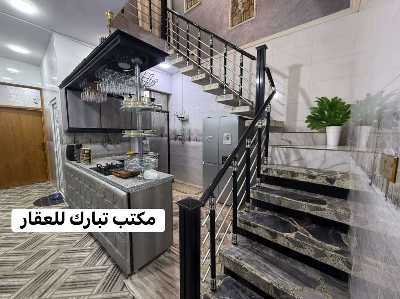 الدار للبيع 🏠 السعر 173 مليون وبي مجال 💵 هو والاثاث 👌يحتوي على ثمان سبالت شغالة البيت مفوووول👌
العنوان الشعب شارع عدن خلف محكمة الشعب🌹
المساحة 80 م🏠 مدخلين👌
الواجهة 4 م 
النزال 20 م
يحتوي الطابق الارضي على كراج صغير وخدمات خارجية واستقبال ومطبخ معزول ومنور وخدمات وغرفة نوم 
ويحتوي الطابق الثاني على غرفتين نوم وخدمات وبيتونة وسطحين
للاستفسار اكثر يرجى الاتصال على الرقم التالي (متواجد هذا الرقم على الواتس اب والفايبر والماسنجر *********** )
او الاتصال على الرقم الاخر 
***********
او زيارة مكتب تبارك للعقار والمقاولات الكائن في شارع الاسواق المركزية قرب مطعم ميامي

نص مكتوب في الصور:
- مكتب تبارك للعقار
- ***********