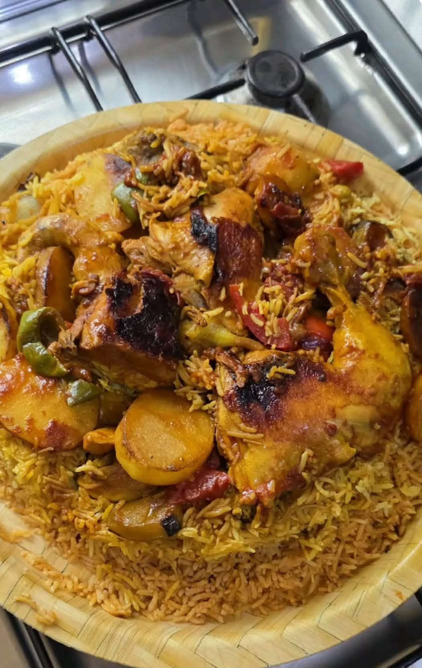 حجز مسبق • قبل يوم • توصيل داخل وخارج