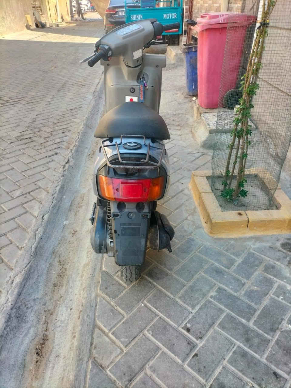 سلام عليكم دراجه للبيع جديده الدراجه رمبه 550 بيه مجال بصيط بكاني مدينه الصدر لاستفسار على الرقم ***********
