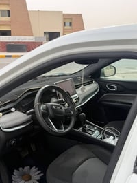 كومباس • ٢٠٢٤ • بدون رقم