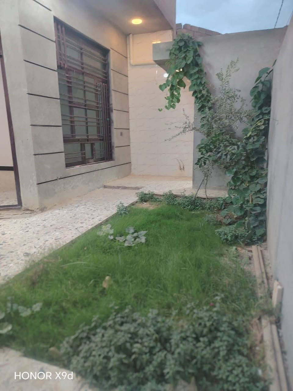 بيت للبيع • ٢٠٠م • خلف الرحاب