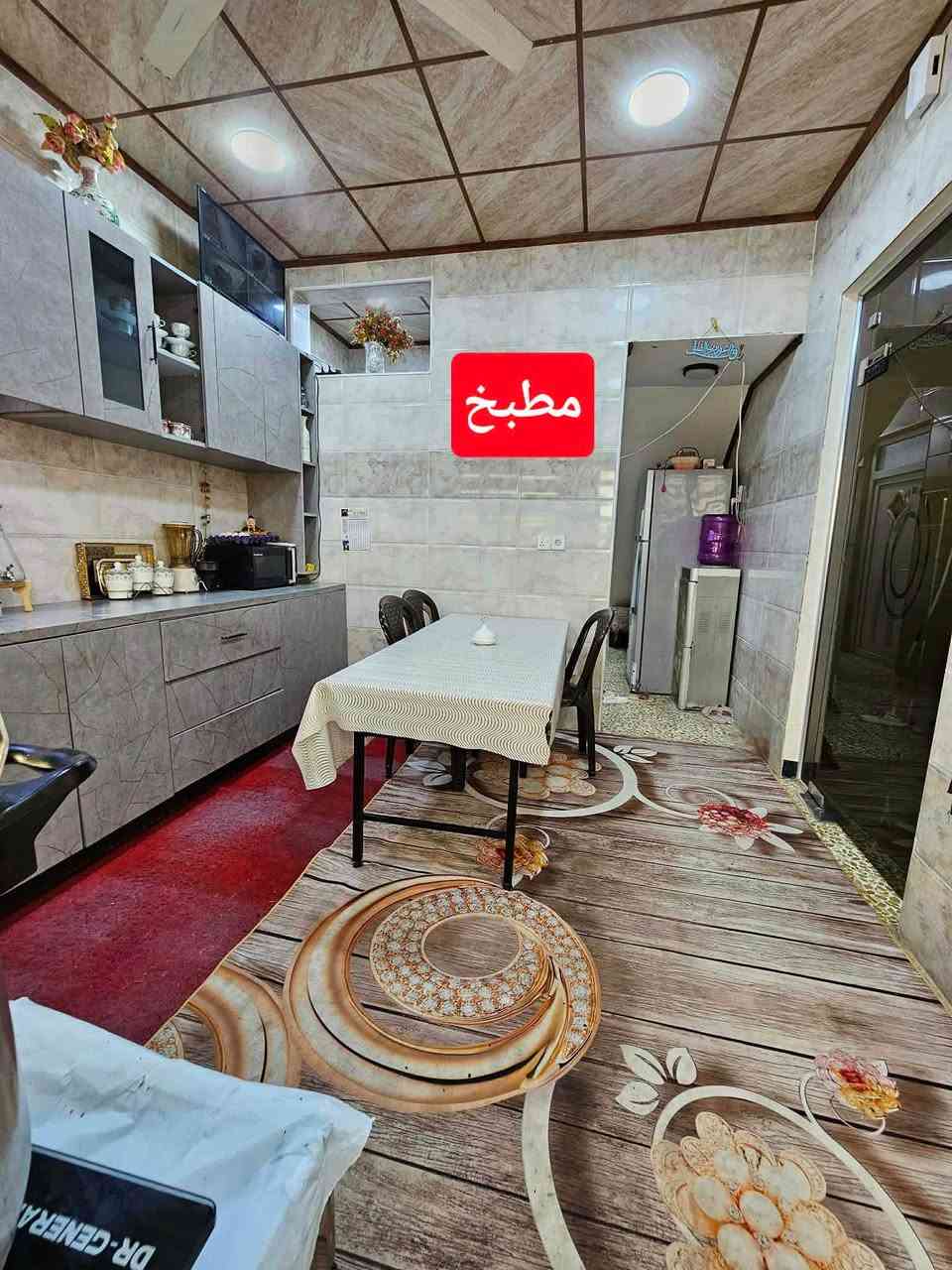 بيت للبيع بناء حديث في الكندي الثالثه ١٥٠ متر طابقين والجبه ٧ونص والعمق ٢٠ ست غرف نوم وهول وستقبال كبار ومناور ٢ وحمامات بالطابقبن وبلكونه وكراج وكلو واسع وبينو بير وخدمات كامله ماء وكهرب وتبليط بيع مستعجل الاتصال عالرقم ***********

نص مكتوب في الصور:
- كراج الخارجي
- مطبخ
- ممر الصحيات
- غرفة الاستقبال
- الهول