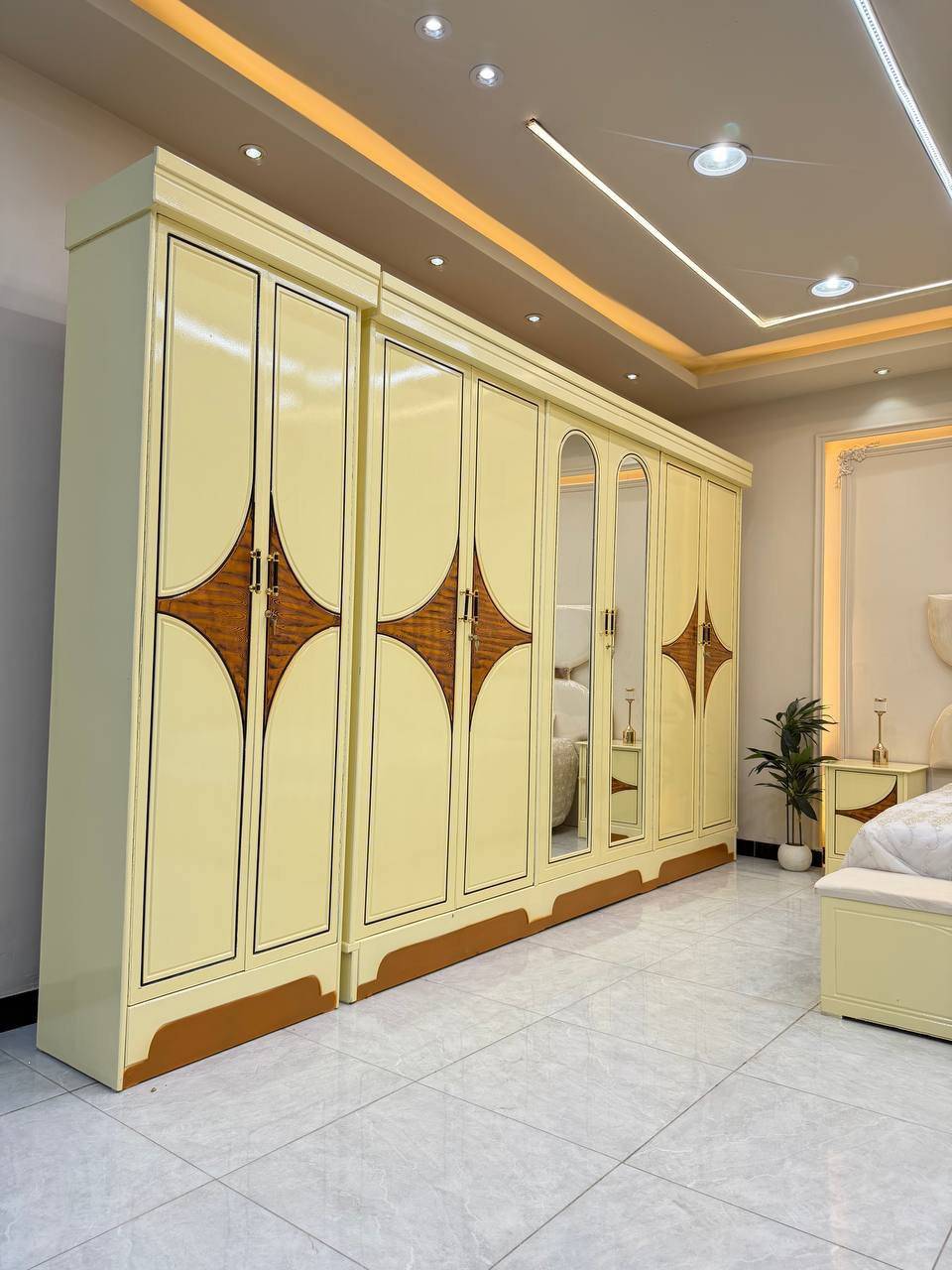 نجارة عراقية • ٨ قطع • سرير ٢٠٠×١٦٠