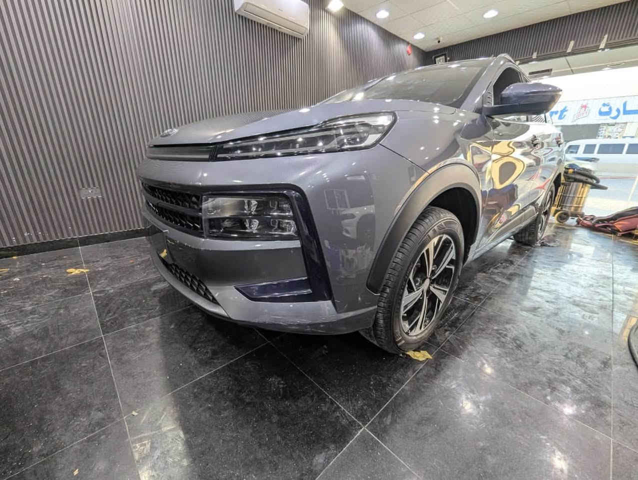 جاك JS6 خليجي فل اوبشن وكاله الأمارات
قطعه واحده صبغ الباب خلف السائق تجميلي بدون حادث 
بصمه بنوراما شاشه 5 كامرات ومواصفات اخرى 
الموقع / البصره 
التواصل / ***********.  /***********
وات ساب
السعر / 130 وفيها مجال
