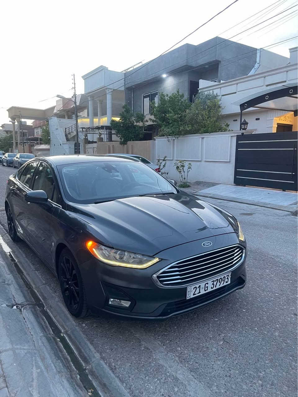 سلام عليكم 
فورد فيوژن موديل 2020
مواصفات se
شاشة كبير و كار بلاي
كيج نص ديجيتال 
اوتو هولد بصمة
گير ماوس 
رادار 
حادثة فقط  جاملغ سكن خلفي بدون ايرباك و دواخل 
كشن جلد و وقماش كريمي
تبريد مركزي سيارة جديد بدون مصرف 
سعر 128
*********** رقم موبايل كركوك, العراق
