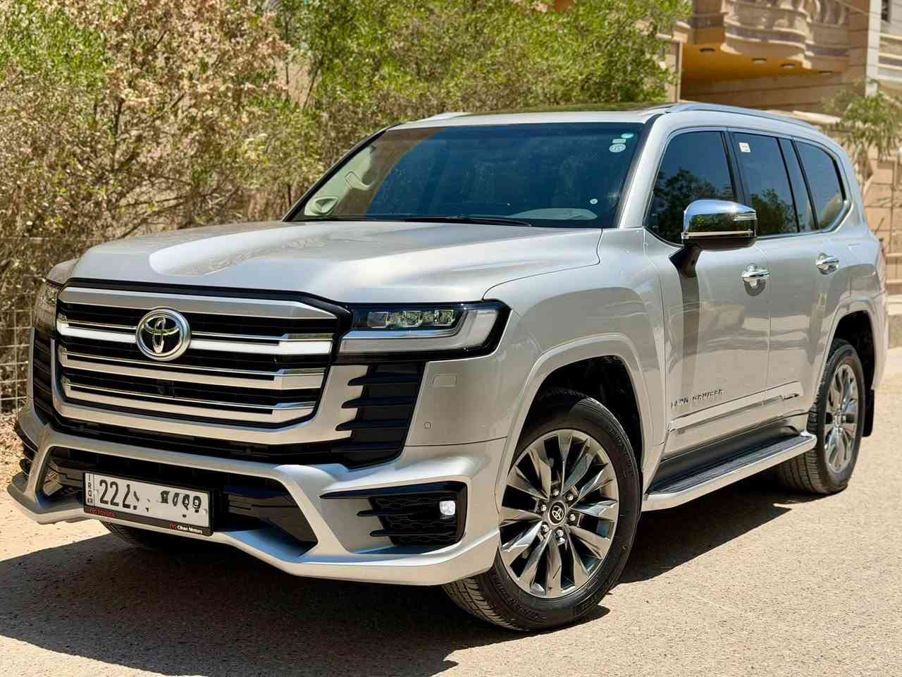 لاندركروز 2023 شركة جيهان تحت الضمان
ماشية 23،000km لون سلفر ميتاليك
فول مواصفات VX لمتد 
مغلف ppf بالكامل ،كتاب تضليل
مكفولة كفالة عامة من الشخط والرصعة
سعر 675 ورقة
مكانها اربيل او سامراء
***********
