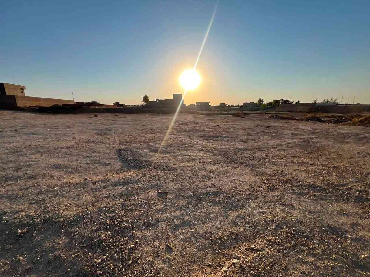 قطعه ارض للبيع في حي التنك بلقرب من الاذاعه ومدرسه الدره مساحه 500متر السعر واستفسار
اتصل ع رقم ***********
