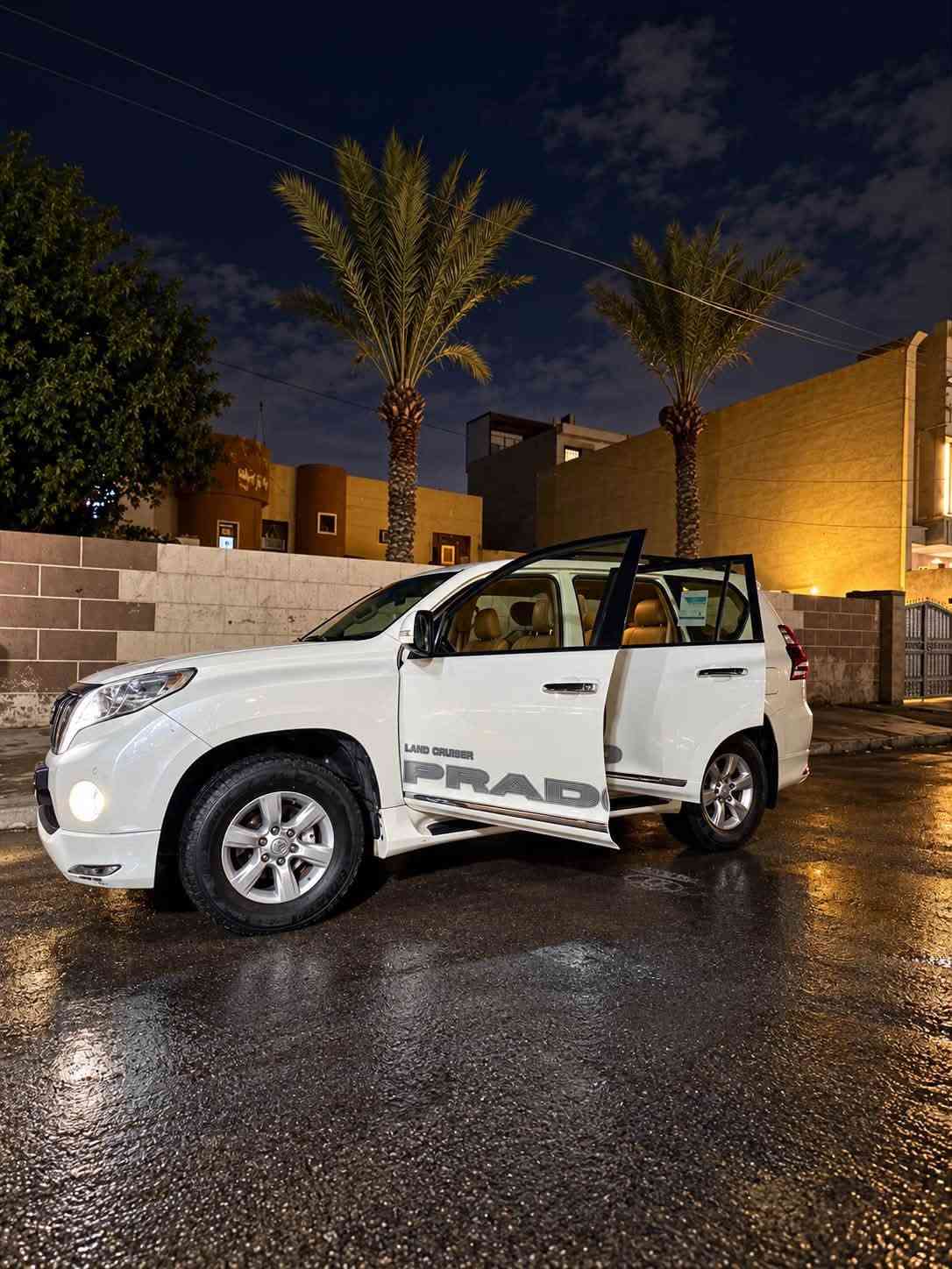 للبيع: تويوتا برادو 2014 – فئة TXL خليجي (فل مواصفات)
🔹 الموديل: 2014
🔹 الفئة: TXL خليجي (1/1)
🔹 اللون: أبيض مع تطعيمات كروم
🔹 المحرك: 6 سلندر – 4000 سي سي
🔹 ناقل الحركة: أوتوماتيك
🔹 الدفع: رباعي (دبل خفيف + ثقيل)
🔹 الوقود: بنزين
🔹 عدد المقاعد: 7 ركاب
🔹 الخزان: خزان واحد
🔹 العداد: 178,000 كم (قابل للزيادة)

📍 الموقع: بغداد – البلديات
🪪 اللوحة: بغداد – رقم إنكليزي دولي
✍️ التحويل: باسم المالك، تحويل ثاني يوم

✅ المواصفات والتجهيزات:
 • فتحة سقف
 • تكييف أمامي وخلفي شغال (3 قطع)
 • مراتب نظيفة جدًا
 • شاشة بلادي (بلوتوث – AUX – شاحن سريع)
 • كاميرا خلفية
 • حساسات خلفية
 • أرضيات (دوسات) جديدة
 • كراسي أمامية تحكم كهربائي
 • نظام ECO اقتصادي
 • ويل كاب ألمنيوم
 • قياس التاير 18 – تايرات جديدة
 • كير ومكينة مكفولة
 • صدر أمامي وخلفي جديد
 • مراي تغلق مع الأقفال
 • تحكم بالزجاج عن طريق البصمة
 • سونار السيارة مرفق
 • حالة السيارة ممتازة – مستخدم نظيف – لا تحتاج أي تصليحات

💵 السعر المطلوب:
290 دولار فقط
(يعني شديّت 90 ورقة)
قابل للتفاوض بالمعقول
***********
