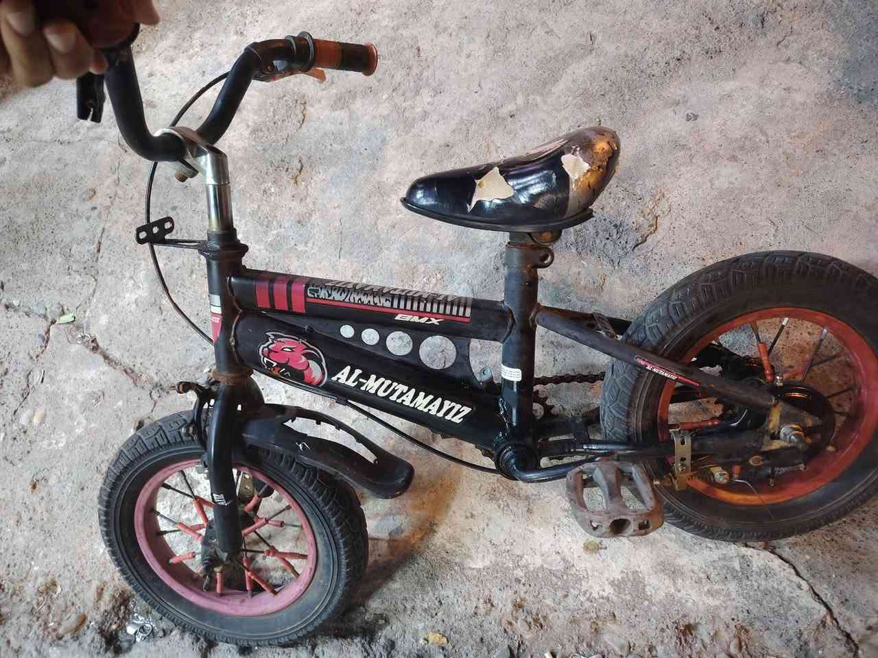 🚲 للبيع بايزكلات أطفال 🚲
متوفر عندي 3 بايزكلات بحالة جيدة، مثل ما موضح بالصور 📸

📍 الموقع: الموصل – حي الصديق
💰 السعر: أدفع/ بسعر يرضي الله 
📞 للاستفسار والتواصل: ***********
