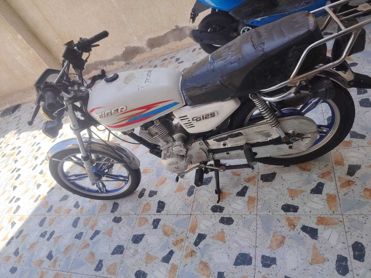 السلام عليكم البيع ايراني ٥ كير
كهربايات كلها شغاله من اشايره بكلايت دشبول
مكينه خرسه نضيفه شوفت عينك
ما ناقصها اي شي
اوراق منفيس
سعر ، ٥٥٠ بي مجال
بكاني سلمان باك
***********
