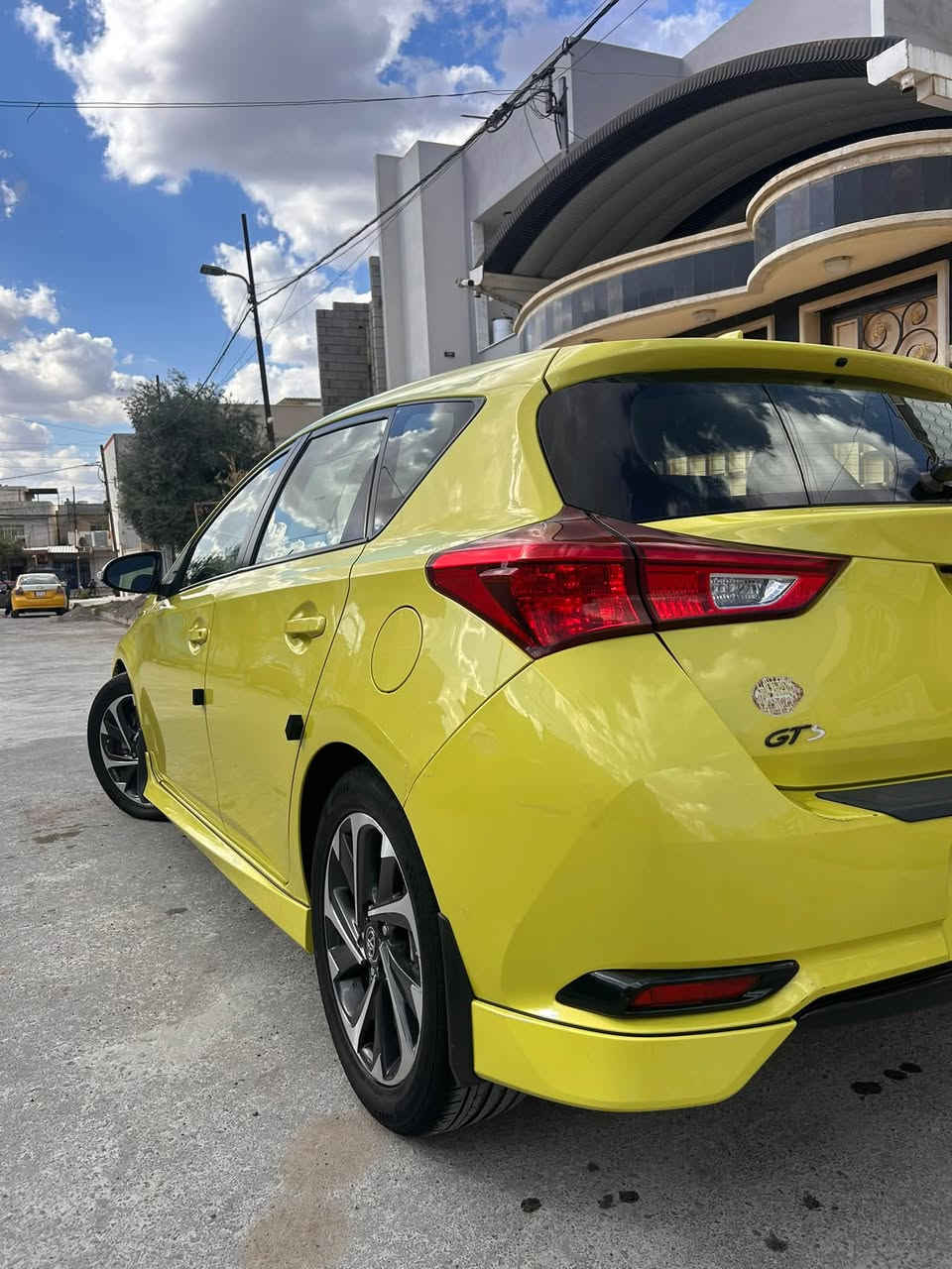 كورولا iM • ٢٠١٨ • ضرر بابين