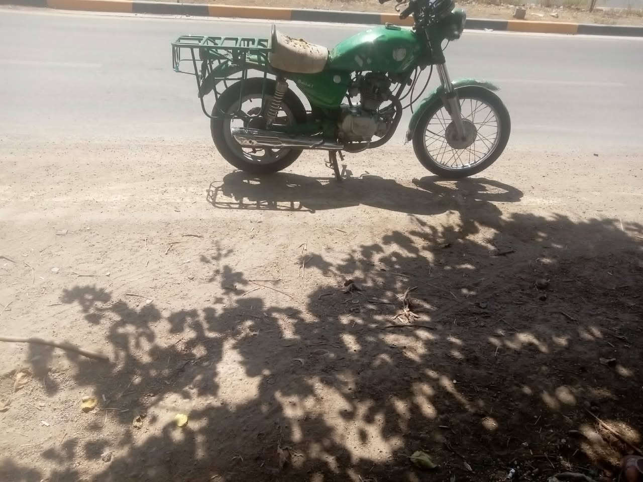 سلام عليكم ماطور هندي للبيع كهربائيت كله شخاله محرك شرط اخرس ماينسمع تايرت جدد دبلات شخاله  السعر 275 وبي مجال اتصل ***********
