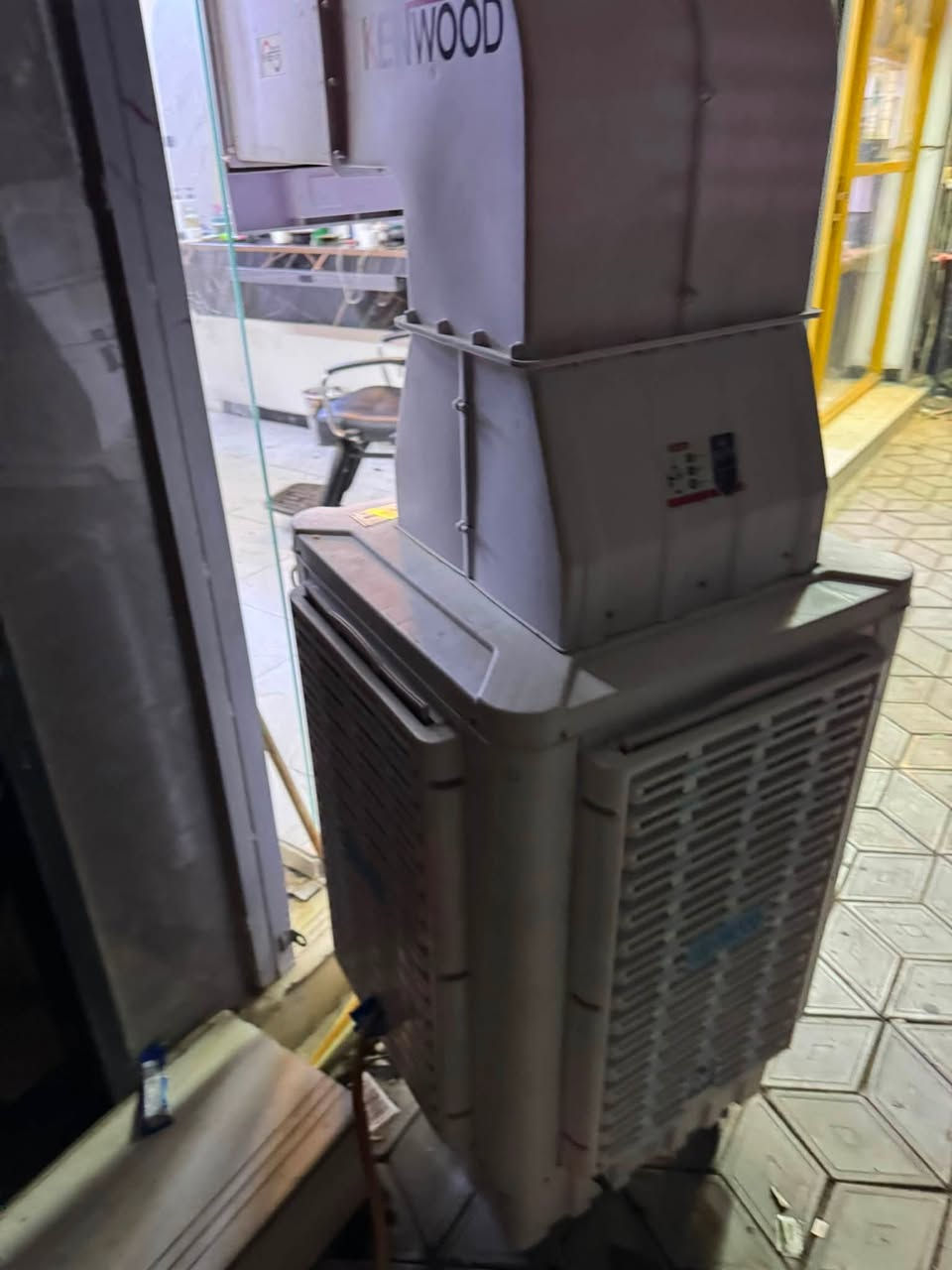 مبرده انفينتر استخدام شهرين نضيفه جداً بارده ثلج للبيع السعر 320 الف بغداد البلديات
***********

