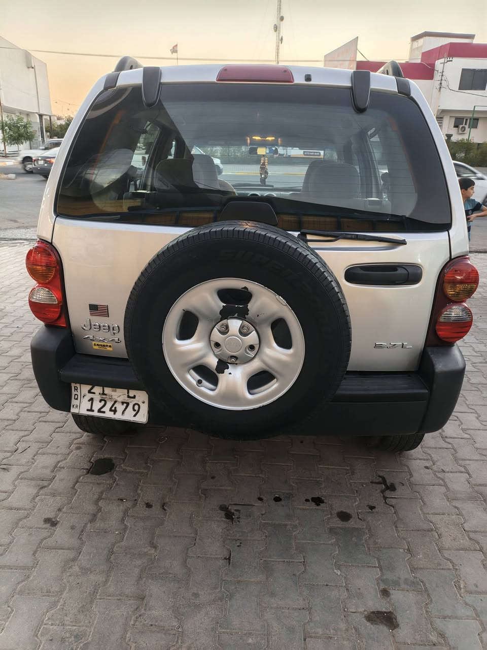 جيب ليبرتي موديل 2007 رقم سنويا وهزه كل جديده لحد 2031 باسمي سيارة صبغ بلادي فقط بس البونيد كير ومحرك واكسل وتبريد ديل اكسل  شرط السياره على وضع شركه سعرها 92 وبيها مجال مكاني كركوك للاستفسار هذا رقمي ***********
