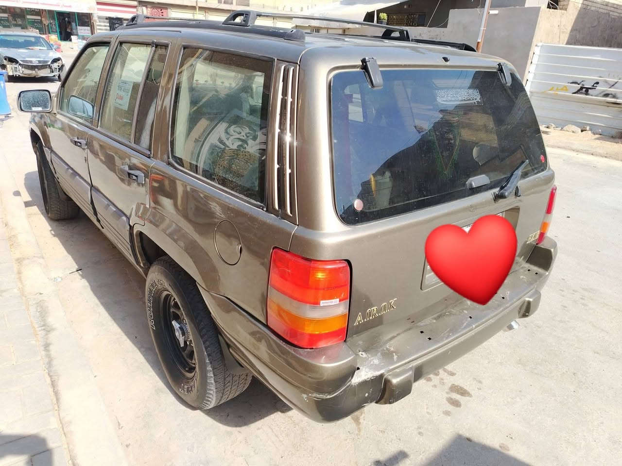 السلام عليكم سيارة َ مو  ديل٩٨ كراند؛شيروكي كيرومحرَك بطة رقم بغداد باسمي@نظيفة كله شغالة َماعدة التبريد***********السعر45وبيهة ََمجال

