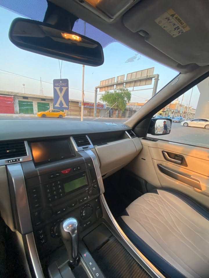 للبيع: رانج روفر (أدوات) 🚗✨
المواصفات:
 المحرك والجير: محرك وجير لكزس (محول وجاهز)
 التبريد والتدفئة: شغال وبأفضل حال ❄️🔥
 الكهربائيات: شغالة بالكامل بدون أي مشاكل
 الإطارات: جديدة ونظيفة
 المميزات: تحكم أزرار الستيرن شغال بالكامل
 الوضع: السيارة أدوات، جاهزة من كلشي وما تنقصها أي شغلة، شغل وأمش.
📍 المكان: صلاح الدين - تكريت
💰 السعر: 50 ورقة (5,000$) وفيها مجال بسيط لحق الجية 🤝
📞 رقم الهاتف: ***********[]
