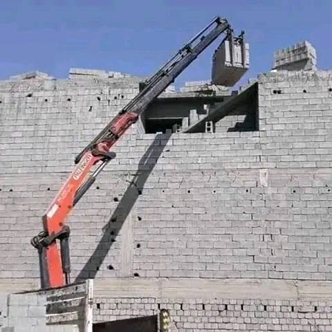 مقاول • خدمات إنشائية • أشغال بناء