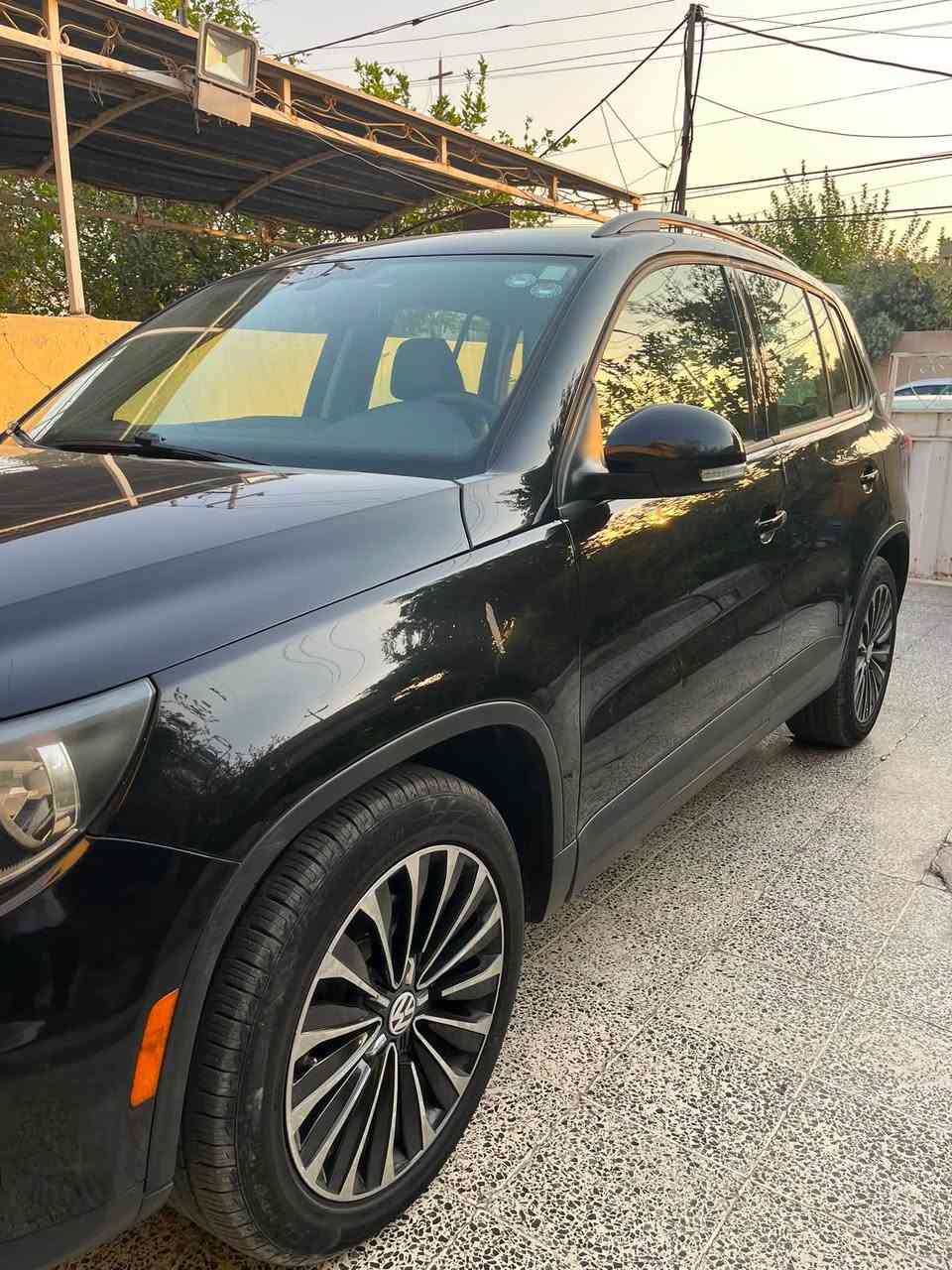 Volkswagen tiguan 2017
فولكسواكن تيكوان موديل 2017
مەکینە 20 تۆربۆ
فول مواصفات بس سلايد نية
كوشن جلد - كوشن هيتر - سوكان فوليوم - تحديد سرعة - بصمة - كامرة - carplay - دبل اكسل - بريك بصمة 
گێر مەکینە بەشەرت 
واشەری قەپاغی مەچینەی گۆراوە
132 هەزار کيلومتر رۆیشتیە
یەک چاملخی پشتەوە بۆیاغە بێ ژۆرێ بێ ایرباگ
سعر 110 وەرەقە و مجال 
***********
