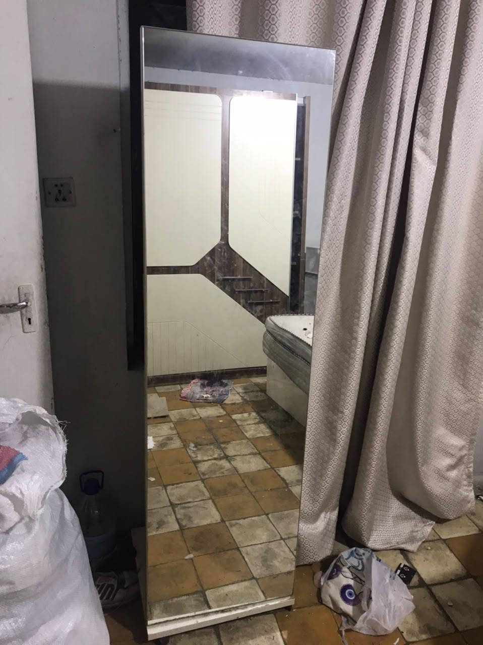 سلام وعليكم غساله اوتاماتيك كلش نضيفه وتخبل وما داخله تصليح ونوعه سامسونك مكاني لمشتل  ***********  متوازي عله بيعه اريد اشيل سعره ١٥٠   ماخذه ٦٥٠ اني
