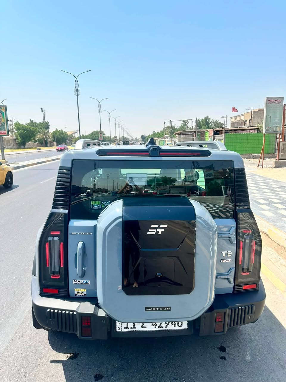 🔥 للبيع | Jetour T2 2025 🔥
🚘 جيتور T2 موديل 2025 — خليجي

✨ناطق

⚙️ المواصفات 

* محرك 2.0L Turbo

* قوة 251 حصان

* عزم 390 نيوتن/متر

* ناقل حركة أوتوماتيك

* دفع رباعي 4WD

* أوضاع قيادة متعددة

* مثبت سرعة + رادار

* نظام تحديد المسار

🛋️ الراحة والفخامه

* بانوراما

* دخول وتشغيل بصمة

* تشغيل عن بُعد

* مقاعد جلد

* مقاعد أمامية كهربائية

* تحكم مناخي ثنائي المناطق

* شحن لاسلكي

* إضاءة داخلية LED

* مقود جلد

* Auto Hold

* فرامل يد كهربائية

📱 التقنيات والأنظمة

* شاشة ديجيتال

* شاشة تدعم Apple CarPlay

* كاميرات 360°

* كاميرا دوارة

* حساسات أمامية وخلفية

* Bluetooth + Type-C

* أوامر صوتية

* حساسات ضغط الإطارات

💡 الشكل الخارجي

* إضاءة LED

* كشافات

* إضاءة خلفية LED

* مرايا كهربائية قابلة للطي

* إشارات بالمرايا

* جنوط 20 إنج

* إطارات 255/55R20

* ماسحة خلفية

* مانع انزلاق

* نظام نزول المنحدرات
ماشية 33الف

مكفولة سيارة
💰 السعر38 مليون دينار عراقي
***********

