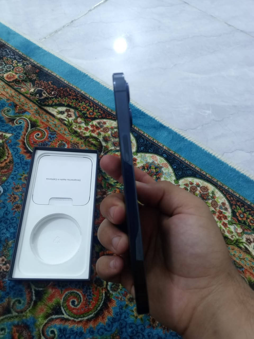 السلام عليكم أخوان عندي أيفون 12برو ماكس للبيع
ذاكره 128
بطاريه 83
مبدل شاشه أصليه من شركه أبل 
رقم ***********
يوجد واتس
