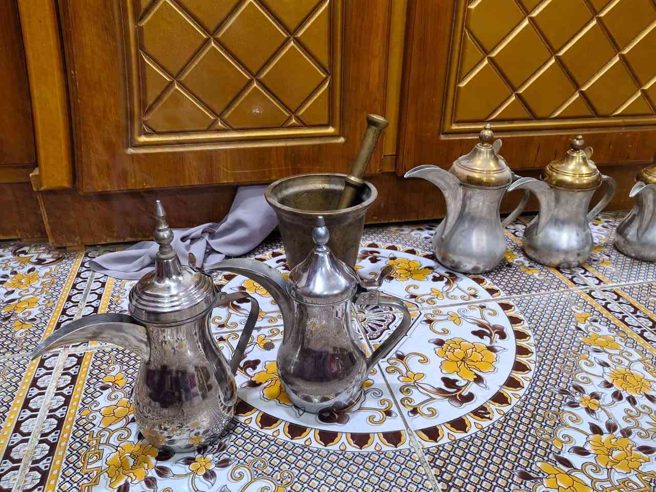 السلام عليكم من رخصة الادمن دلال للبيع كلهن نحاس مناسبات مع هاون ومحماس وقوري نحاس
مكلف بنشر صاحب الدلال ***********
