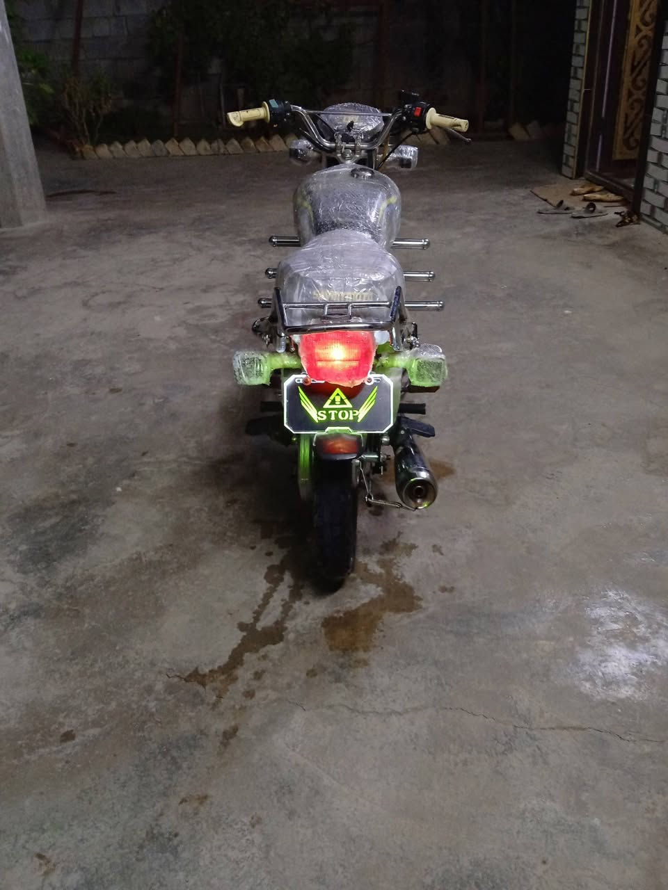 سلام عليكم دراجه سيفان موديل 24 محرك 200 بدل بي بس ولفات كلها شغاله كهربائيات سلف هندر شغال اي نقص مابيه بعدها على وضع اشركه مكينه خرسه اوراق كامله العنوان بلد سعر 650 رقم ***********
