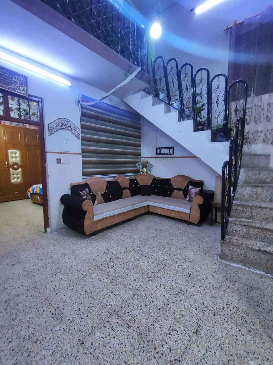 دار للبيع 🏠موصل الجديده شارع البو سالم قريب جدأ عالسوك وقريب جدا عالمجمع المدارس
غرفتين وهول واستقبال ومطبخ وصحيات 100 مربع 10×10
للاستفسار الاتصال على الارقام 
***********
***********
نستقبل العروض العقارية📍
