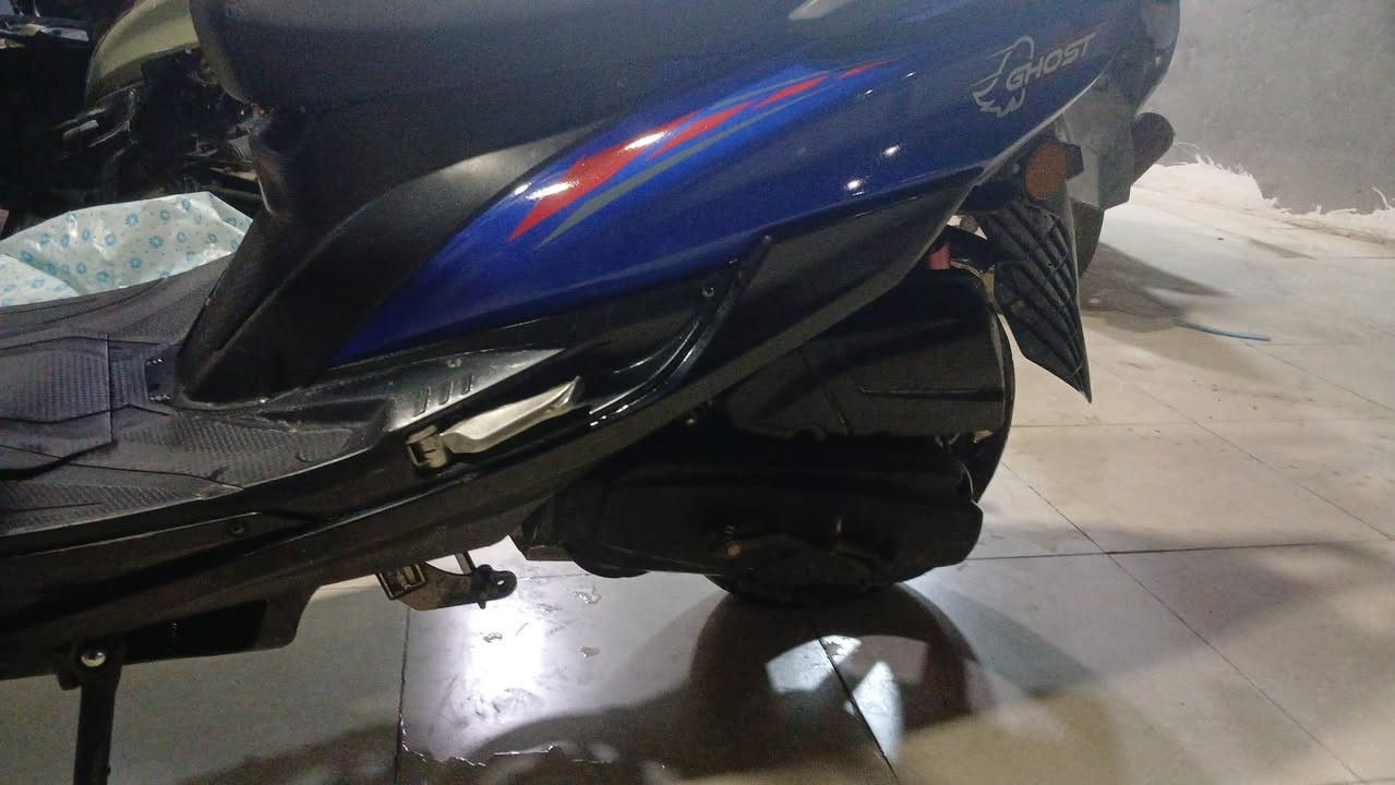 يا الله 
*للبيع دراجة Ghost 150cc موديل 2024*
وموديل 2023*
والأزرق 
- اللون: اخضر مميز (حبري)
- نضافة 95% مثل ما موضح بالصور
- مكينة وكير و كهربائيات شرط
- بريكات دبل دسك قدام وورا
- لايتات زنون و اشاير شغالة
- ويل احمر سبورتي
- مشتغلتها قليلة ونظيفة
- بيها حمالة جنطة خلفية
- يدات و بريكات سبورتي تعديل
الدراجة جاهزة ما ناقصها شي، 
*المكان: الحلة 
للاستفسار خاص.
او اتصال ***********

