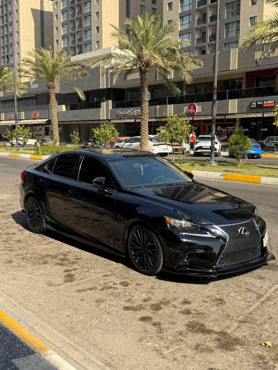 مكينة3500 سته سلندر تنفس طبيعي المرغوبه مابيه السياره نقص شعرايه. فول  السياره رادار حساسات  السياره  سقف روز رايز كنتاره داخل كاربون بالكامل ماشيه ٢٠٠ الف 
خمس قطع صبغ بالسياره   نشخطت هنا بالعراق جان بيه من امريكا بس جاملغ وبنيد السياره جديده مو كلام يعني  بالحقيقه احلى من الصور بهواي ***********  ملاحضه السياره مضلله من اربيل  تريد وكاله تريد تحويل  السياره باسمي مكان السياره بغداد بغداد, العراق

