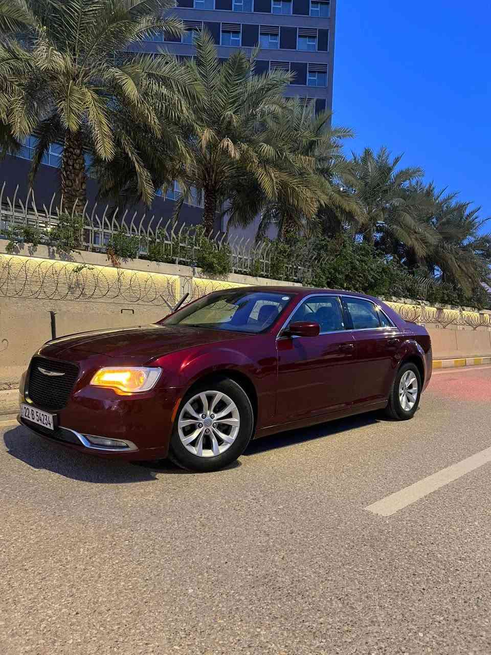 السلام عليكم
للبيع كرايسلر C300 اوباما 
2017 أصل ماشيه 140 كيلو متر  رقم اربيل 
وارد كندي كلين تايتل كفاله عامه 
السياره أبد ما مشتغله خط 
السياره جاهزه من كل نقص 
حداديه تخم تاير كله جاهز
المواصفات/
كير ماوس 8 نمر
بانوراما قطعتين
تشغيل عن بعد
كشنات تدفئه تبريد
كشنات كهرباء جلد اسود
لايت زينون عدسه
شاشه كبيره تدعم كاربلي
بصمه تشغيل وأبواب
خزن ميموري
كامرا خلفيه
ستيرن كهرباء
تبريد قطعتين
تحكم ستيرن جهتين مع مثبت سرعه
باقي المواصفات معروفه
السياره جاهزه ومال جناي 
سعرها 250وبيه مجال 
مكاني ميسان 
***********
