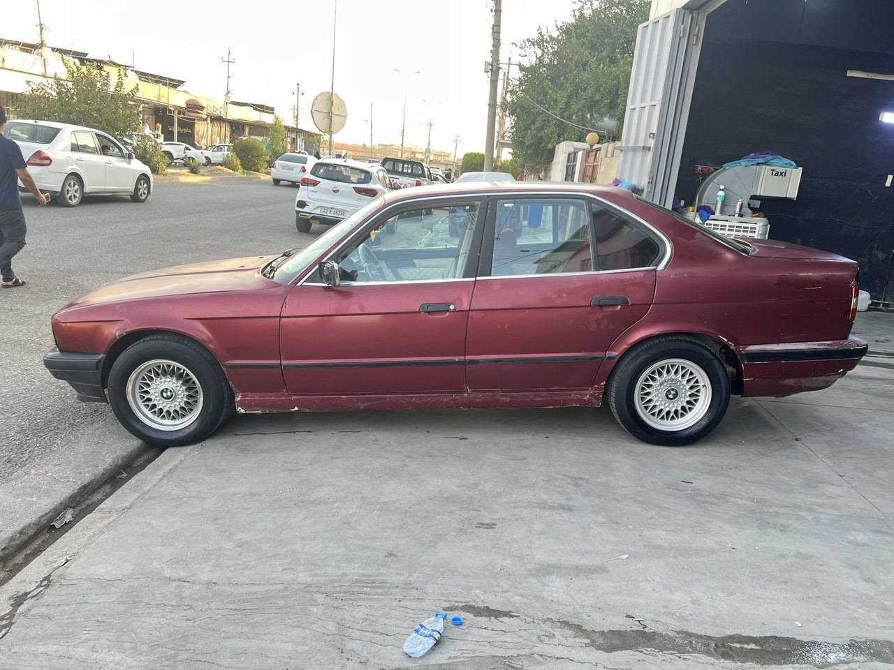 MBW 520 1992
بێ سبوغ و بێ لێدران
گێر عادی
گێر و مەکینە و  تەحویل  بەشەرت
چوار جام کارەبا
هەزە  سەنەوی تا 2031

***********

BMW 520 1992
بدون سبغ بدون ‌ضربة
گیر عادي
گیر و مکینة و تحول بشرط
4 جامات كاربایی
هزة سنویة مجددة لغایة 2031

*********** أربيل, العراق
