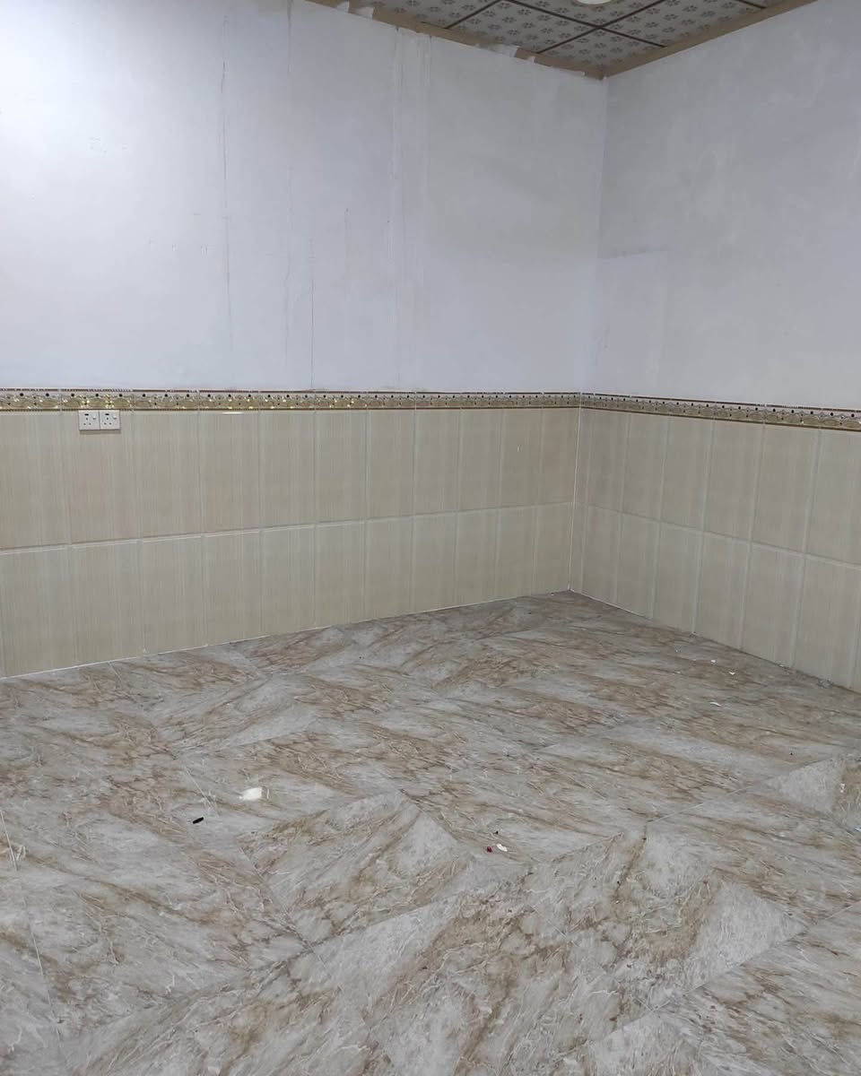 🏡 خانوو بۆ کرێ

🏪 ژێر دووکان

📍 شوێن: کەلار – شەهیدان

📐 رووبەر: ١٠٠ مەتر

✨ تایبەتمەندییەکان:
✅ قاتبان
✅ فوول کاشی
✅ ئامادەی نیشتەجێبوون

📞 بۆ زانیاری زیاتر و بینینی خانووکە پەیوەندی بکەن:

***********
