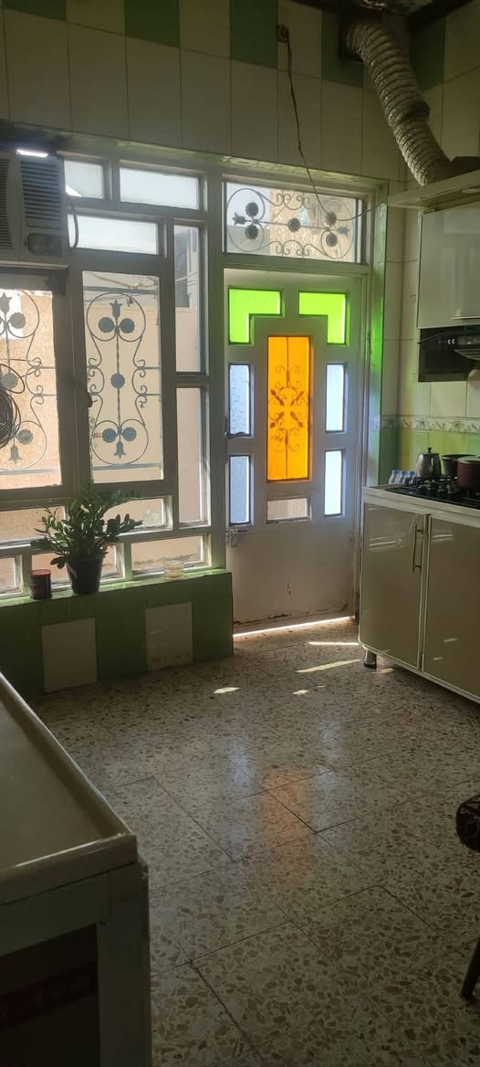 مشتمل للبيع مربع موقعه ركن عله شارع 30قريب عل كراج حي الجهاد للاستفسار أكثر الاتصال ***********
